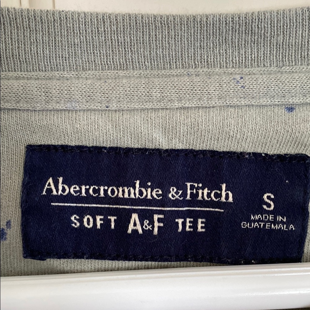 Y2K Abercrombie & Fitch Grayish Green Long Sleeve Tee Casual Comfort - Picture 2 of 5